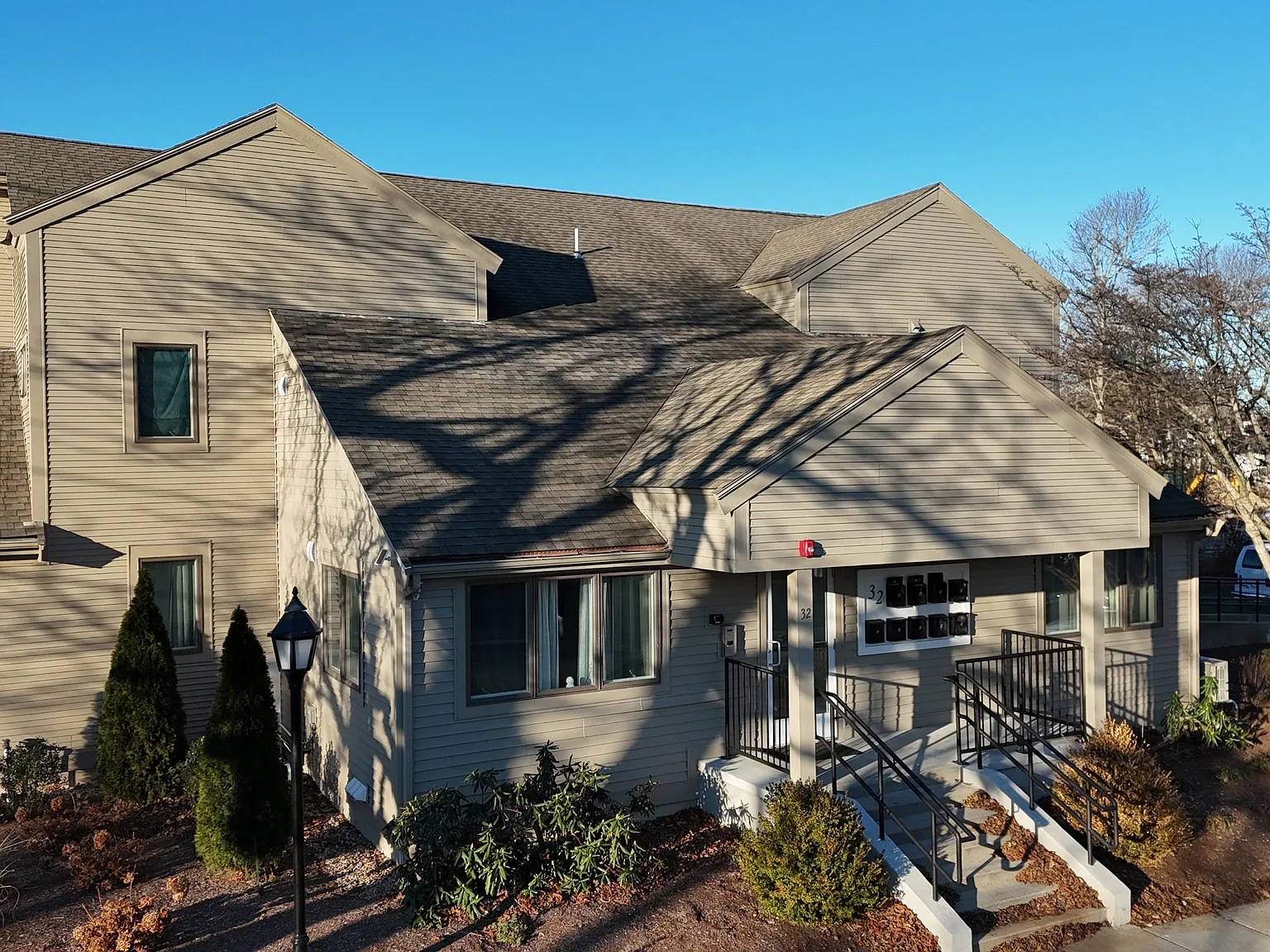 32 E Main St — Photo 1
