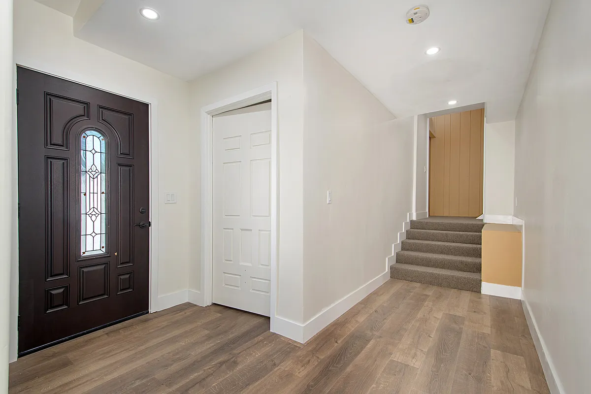 Studio, 400 sqft, $1,795 — Photo 3
