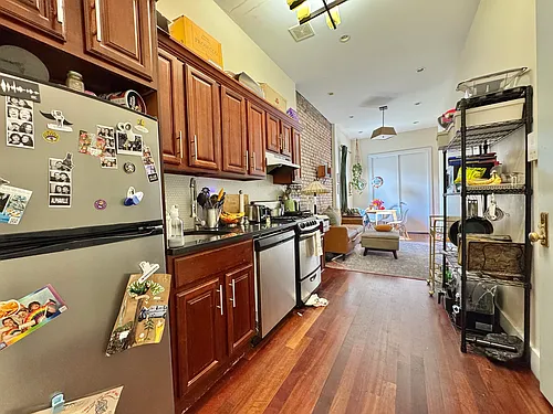 120 Grattan St #1A Photo 1