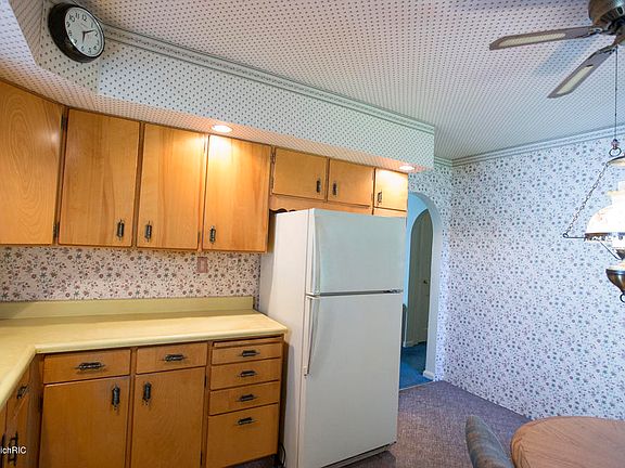 5th image of 1335 Sheridan Ave