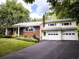171 Parkledge Dr, Amherst, NY 14226