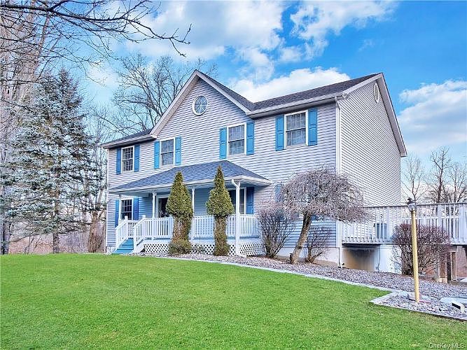1st image of 6 Pampas Ln