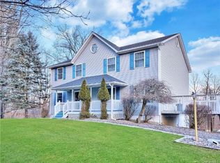 6 Pampas Ln, Newburgh, NY 12550