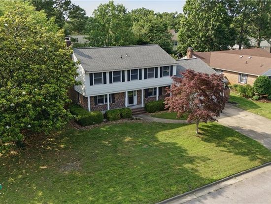 833 Moffat Ln, Virginia Beach, VA 23464