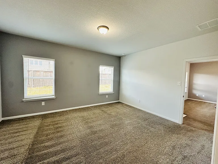 8907 Ladbroke Grv — Photo 11