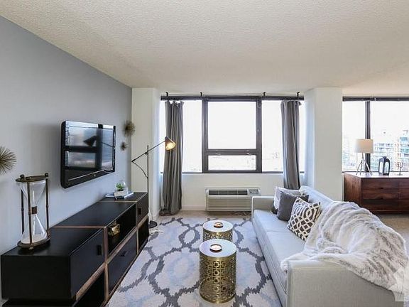 3rd image of 1212 Michigan Ave #2009