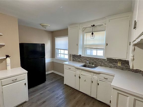 4th image of 3638 Lindholm Rd
