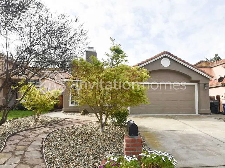 4408 Elk Dr — Photo 1