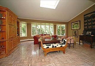4th image of 31 Sherwood Ln