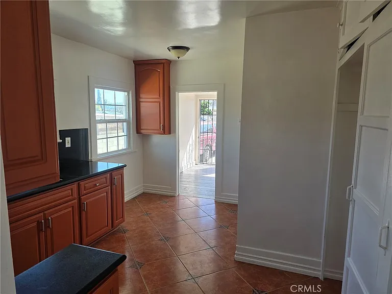 6126 Springvale Dr — Photo 8