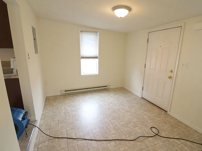 709 Main St #B — Photo 5