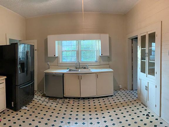 4th image of 135 North St