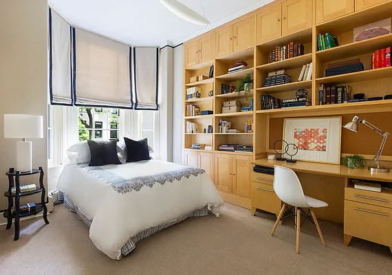 Sold by Compass | media 18