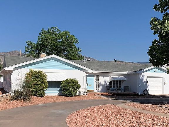 Front of the house Pic 2