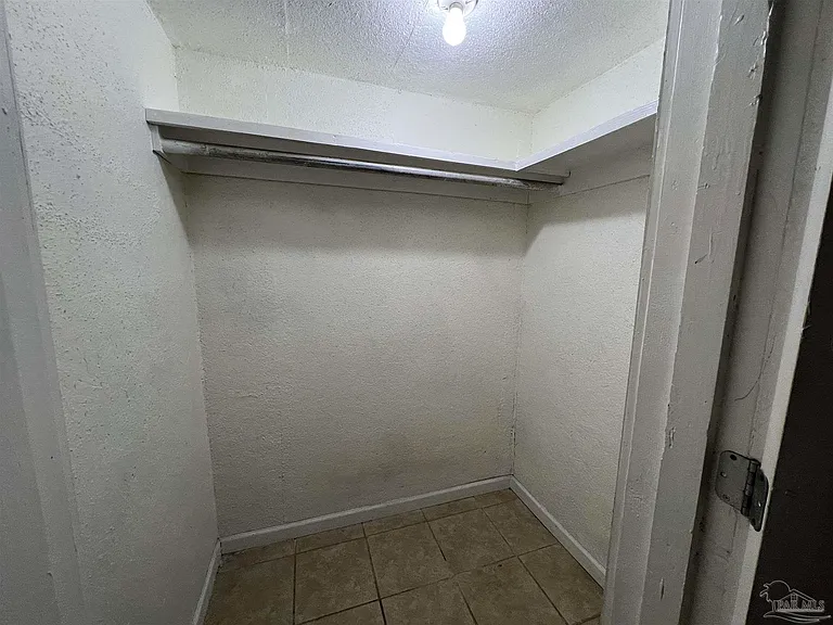 606 Elizabeth St — Photo 6
