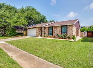 3808 Seven Gables St, Fort Worth, TX 76133