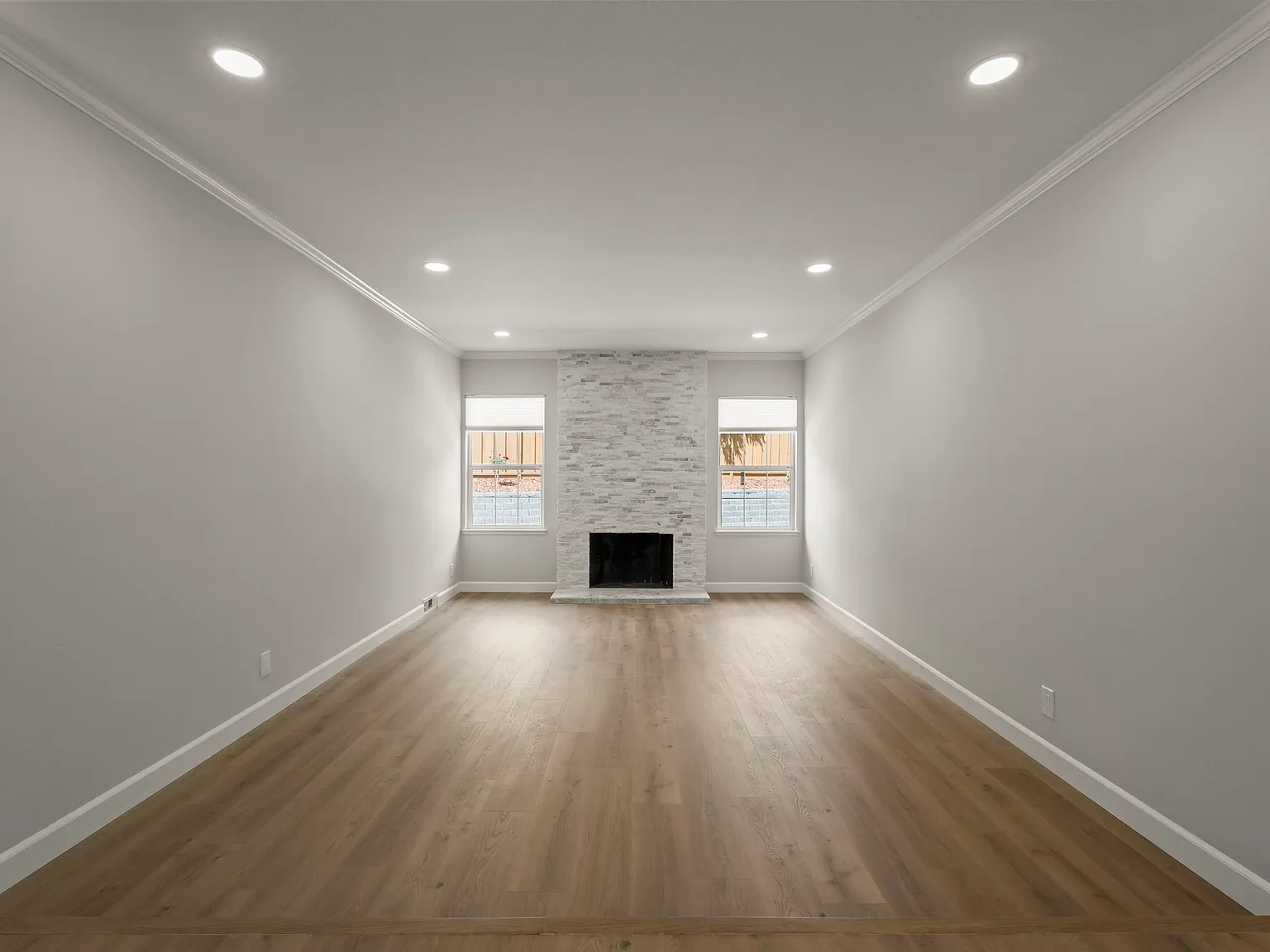 4 bed, 1911 sqft, $5,195 — Photo 3