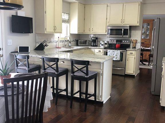 2nd image of 772 Mountainview Dr