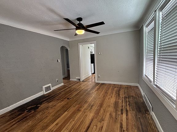 4th image of 19146 Omira St
