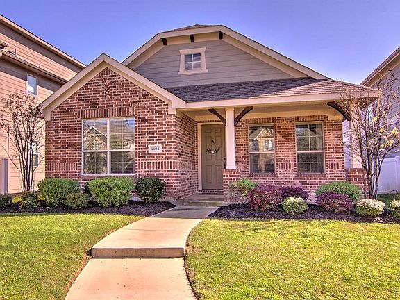 2nd image of 1004 Hayden Ln