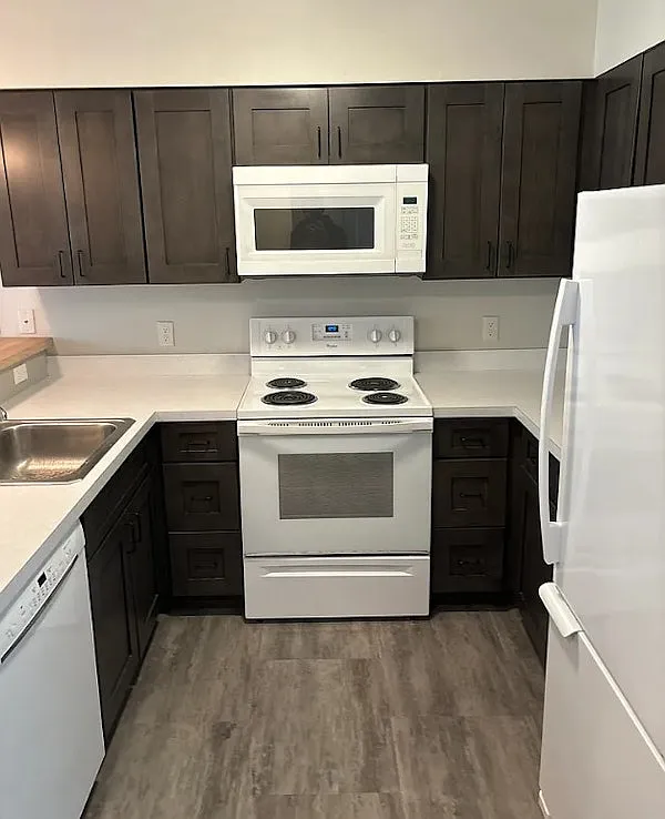 400 Foxhall LLC — Photo 1