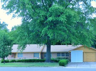 1345 N Edgemoor Dr, Wichita, KS 67208
