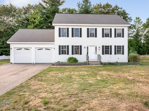 44 Shakespeare St, Tyngsboro, MA 01879