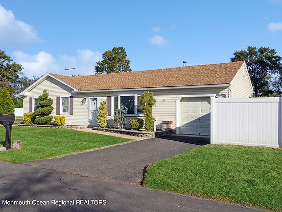 3rd image of 2704 4th Avenue