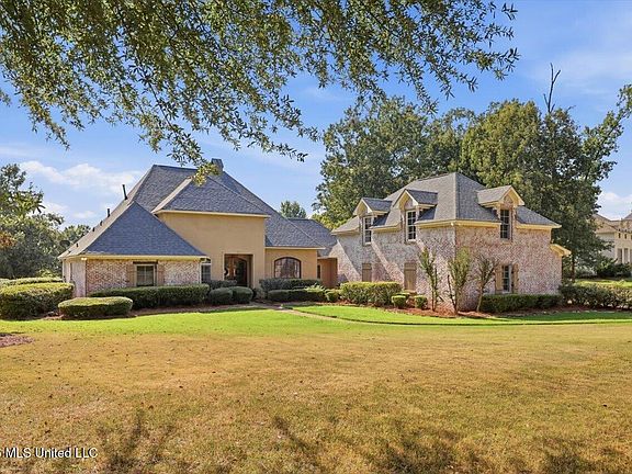 2nd image of 110 Lake Ridge Dr