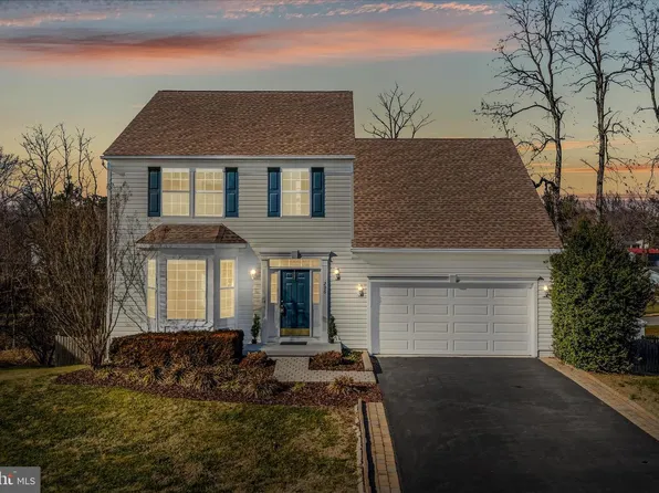 296 Kimberwicke Dr N, Charles Town, WV 25414