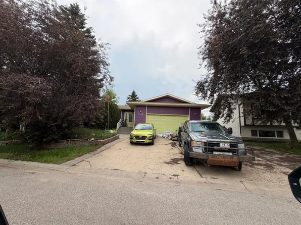 6409 W 94a St, Grande Prairie, AB T8W 1B8