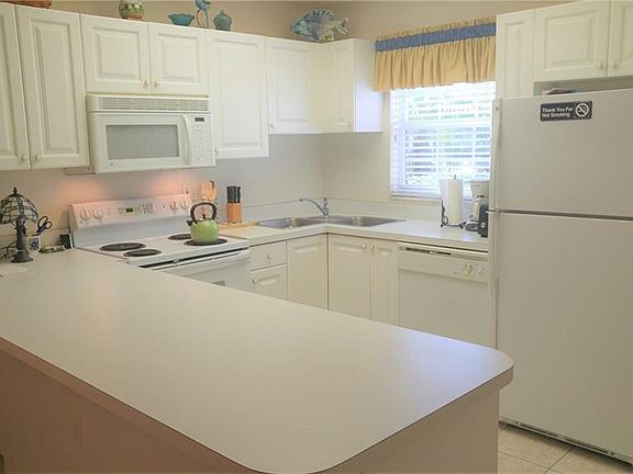 3rd image of 4275 Castlebridge Ln Unit 1311