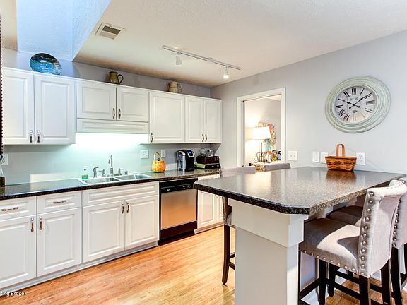 Bkfst Bar updated 2016