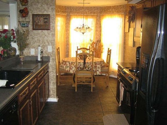 4th image of 54 Lee Road 2081