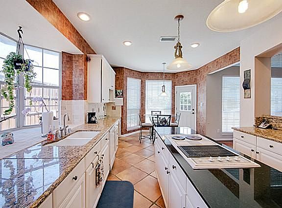 3rd image of 6824 Pentridge Dr