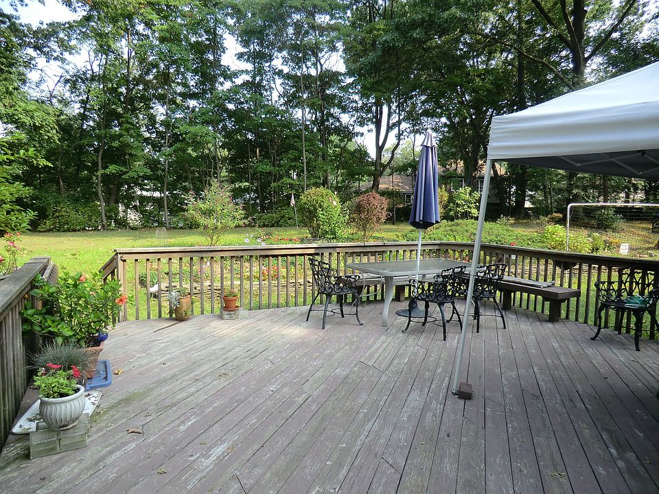 2nd image of 21-19 Greenwood Dr #1X