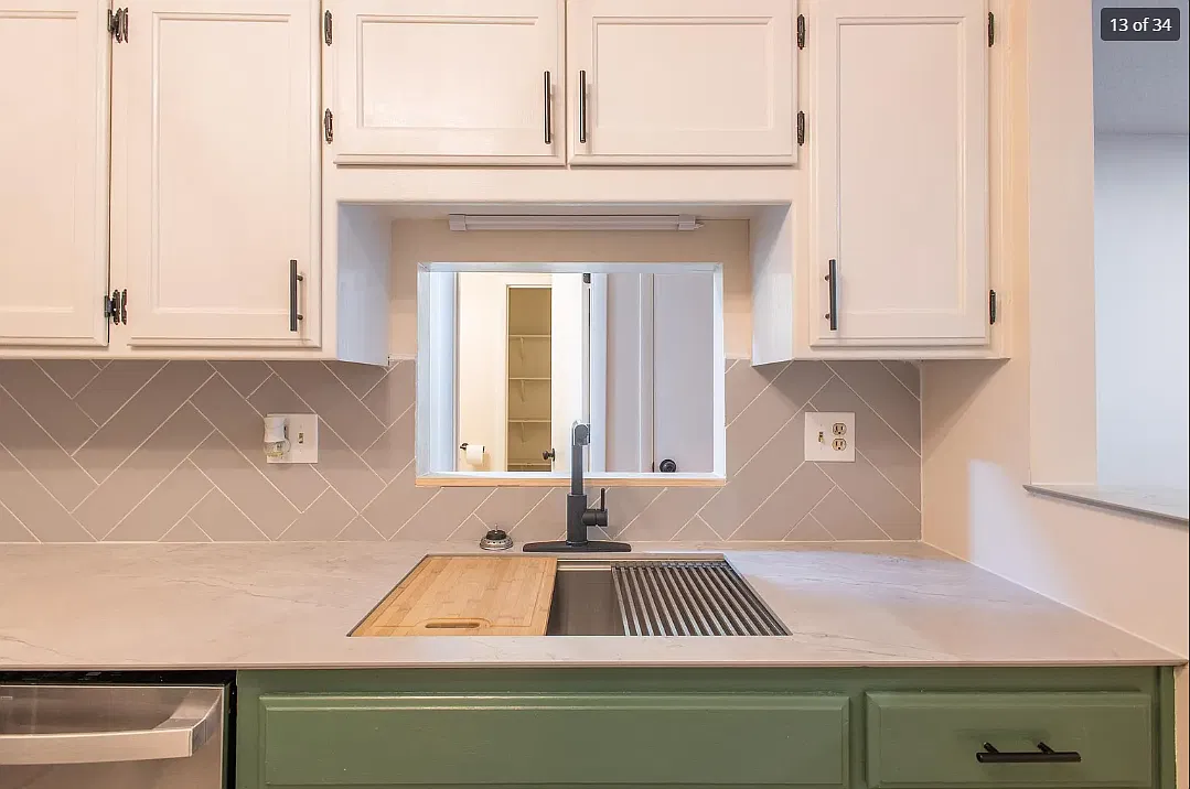 3 bed, 1.5 bath, 945 sqft, $1,515 — Photo 2