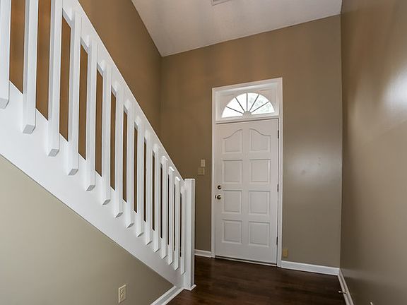 2nd image of 1688 Smokehouse Dr
