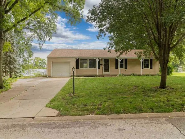 1909 NE 64th St, Kansas City, MO 64118