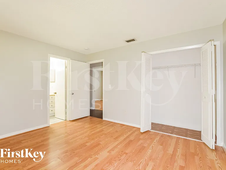 520 Georgia Ave — Photo 7
