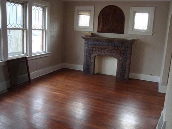 2nd image of 813 E Hayes Ave #1