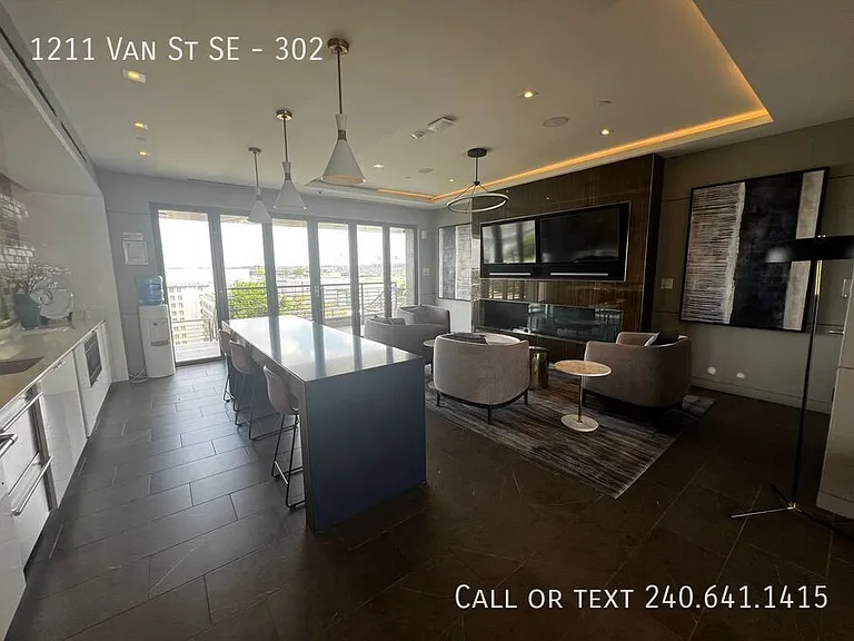 1211 Van St SE #302 — Photo 14