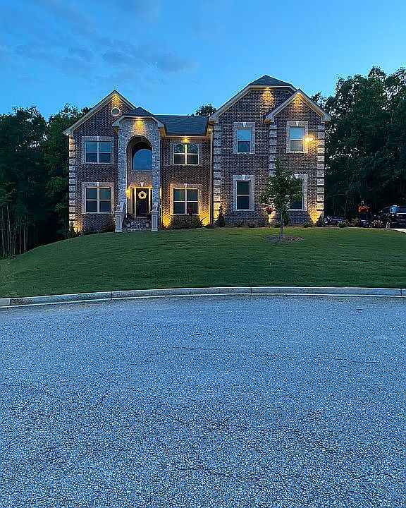 1st image of 2573 Pattington Way NE