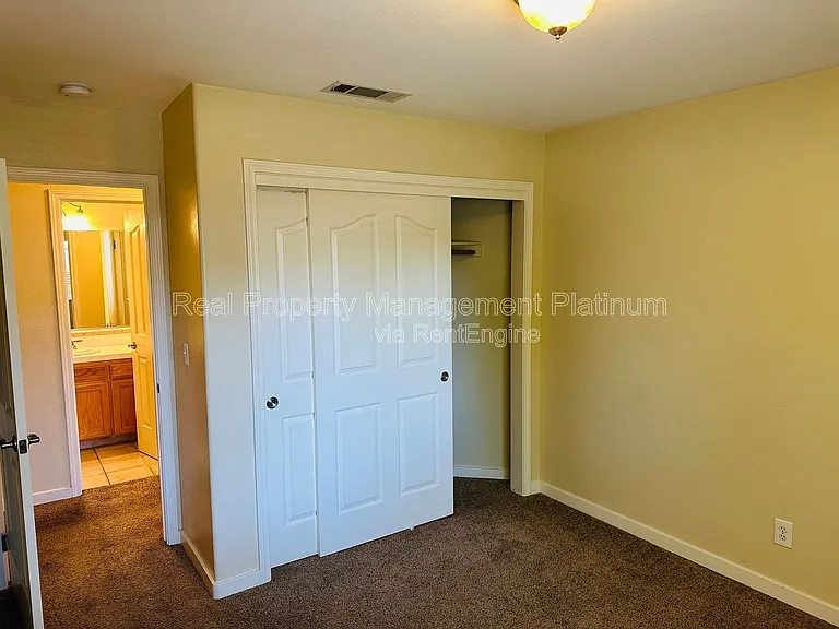 2012 Riverview Dr — Photo 8