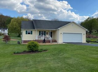 257 Whispering Pines Rd, Max Meadows, VA 24360