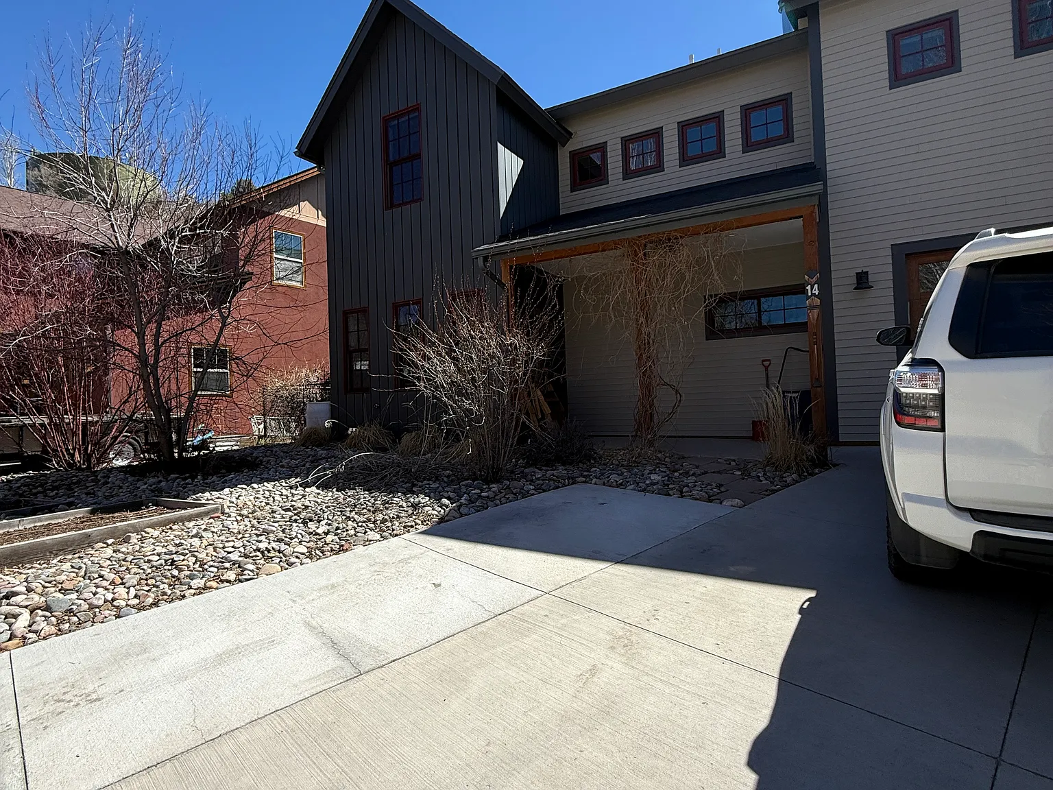3 bed, 2046 sqft, $7,500 — Photo 1