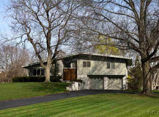 590 Meadowbrook Dr, Adrian, MI