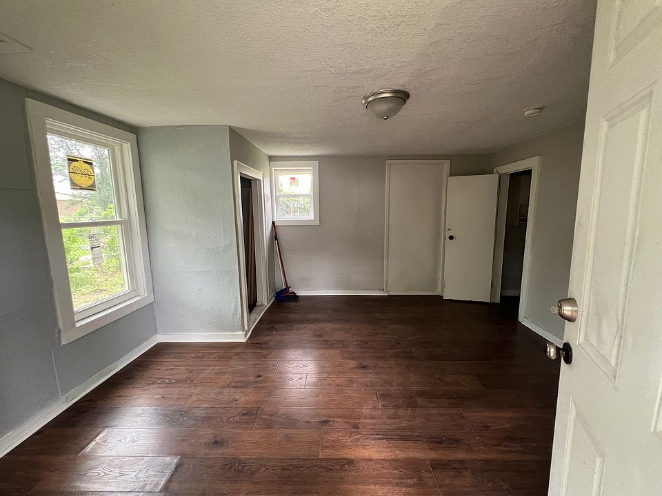 2nd image of 2517 1/2 N Shelton Ave