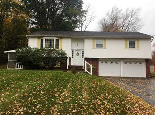 23 Quarry Dr, Wappingers Falls, NY 12590