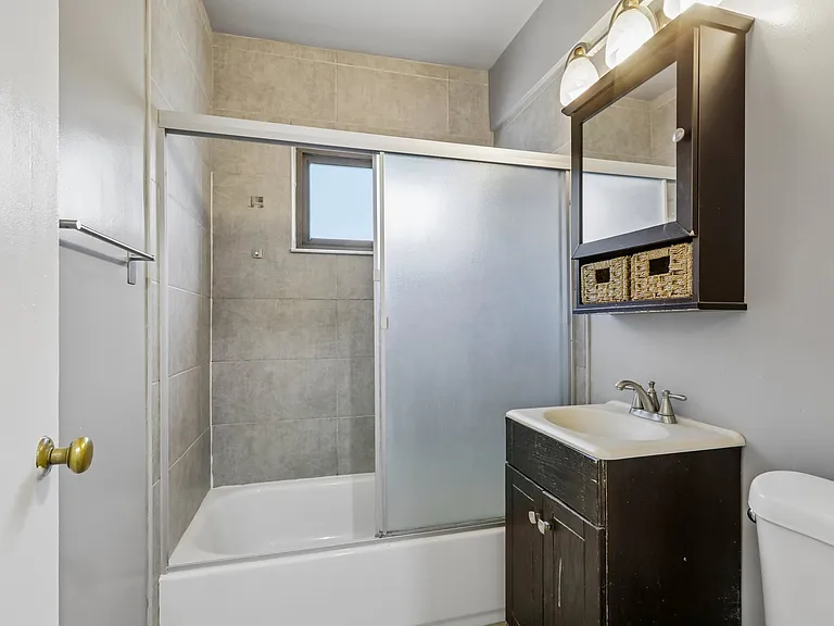 3031 Edwin Ave #4H — Photo 12